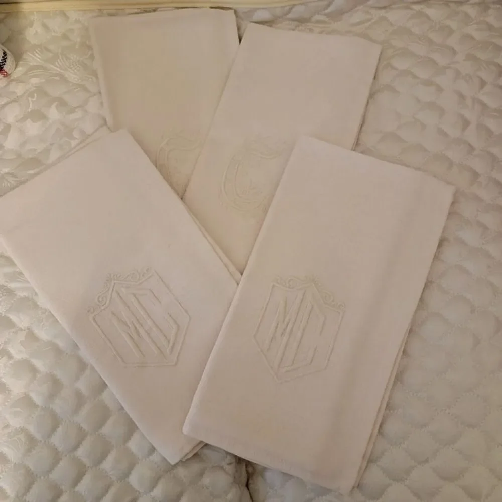 Set of 4 Beige Linen Look Cloth Napkins Like New MC and C